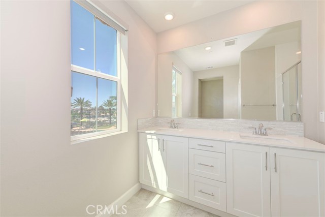 1138 Delpy View Point, Vista CA: https://media.crmls.org/medias/2dbdde54-eca6-41b8-b857-8ce83c76a1ff.jpg