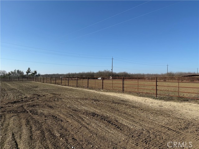 Detail Gallery Image 58 of 65 For 25565 Road 13, Chowchilla,  CA 93610 - 4 Beds | 3 Baths