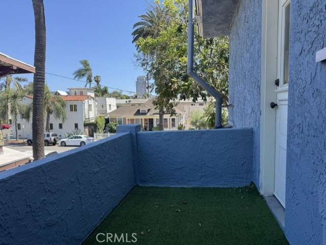 https://media.crmls.org/medias/2dbe3efb-c954-4a0c-9cf6-a3e1f66ca34d.jpg?preset=X-Large