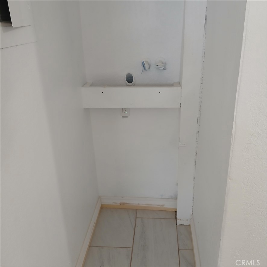 https://media.crmls.org/medias/2dbe58e4-454b-4f27-8595-24d7641e8465.jpg?preset=X-Large