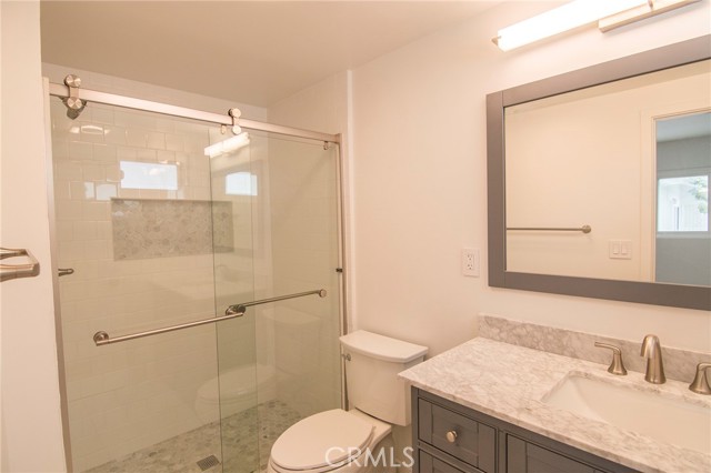 Detail Gallery Image 16 of 20 For 1206 Agate St a,  Redondo Beach,  CA 90277 - 3 Beds | 2/1 Baths