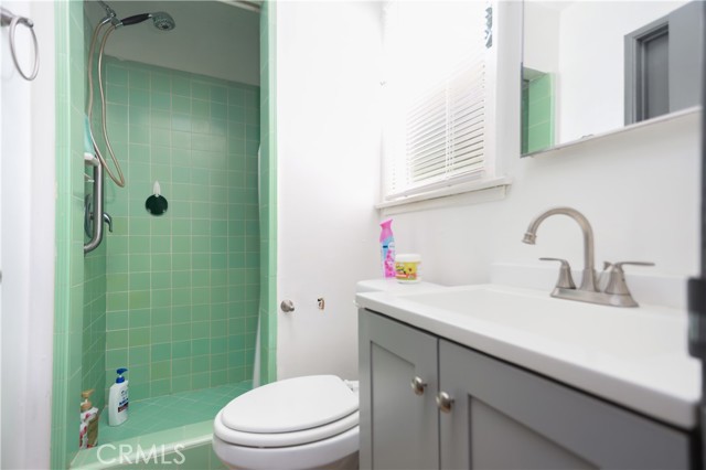 17062 San Fernando Mission Boulevard, Granada Hills CA: https://media.crmls.org/medias/2dbf13ef-e42f-4936-9945-84bd8c987a52.jpg