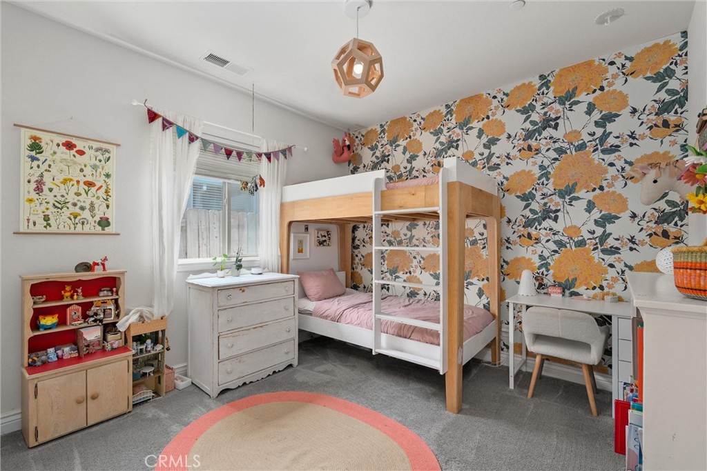 https://media.crmls.org/medias/2dbf2d65-3e83-4c19-9e27-edc0cea70197.jpg?preset=X-Large