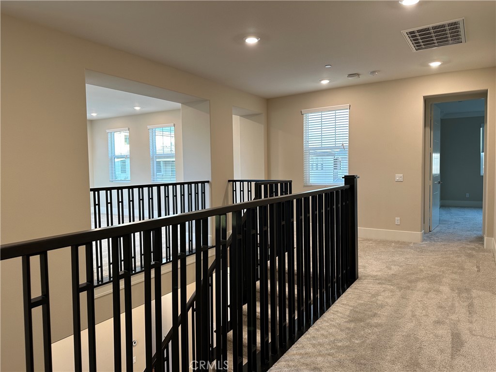 https://media.crmls.org/medias/2dbfd962-2421-4a26-aec0-054b56f6990b.jpg?preset=X-Large