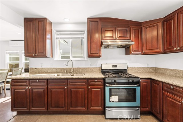 Detail Gallery Image 14 of 30 For 220 E Hellman, Monterey Park,  CA 91755 - 3 Beds | 2 Baths