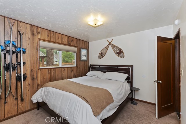 220 Angeles Boulevard, Big Bear City CA: https://media.crmls.org/medias/2dc1e651-29a9-449f-ab6f-78e1de2ea20f.jpg