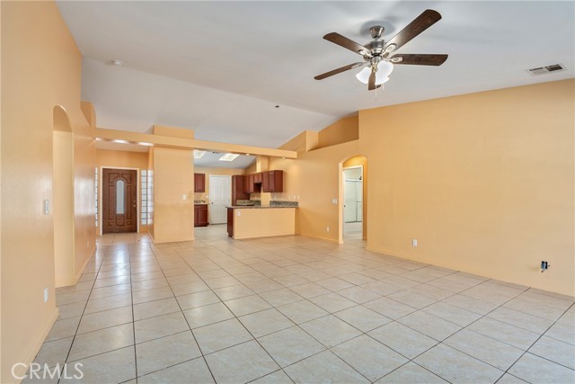 31950 Avenida El Pueblo, Cathedral City CA: https://media.crmls.org/medias/2dc27107-329e-4580-b863-334be2a6d915.jpg
