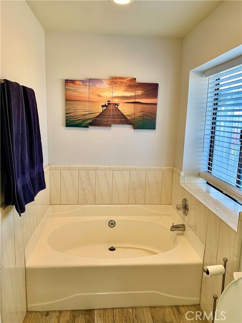 Image 24 of 31 For 14380 Moonridge Drive