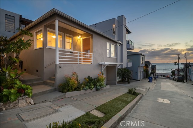 204 38th Street, Manhattan Beach, California 90266, 3 Bedrooms Bedrooms, ,2 BathroomsBathrooms,Residential,Sold,38th,SB22047945