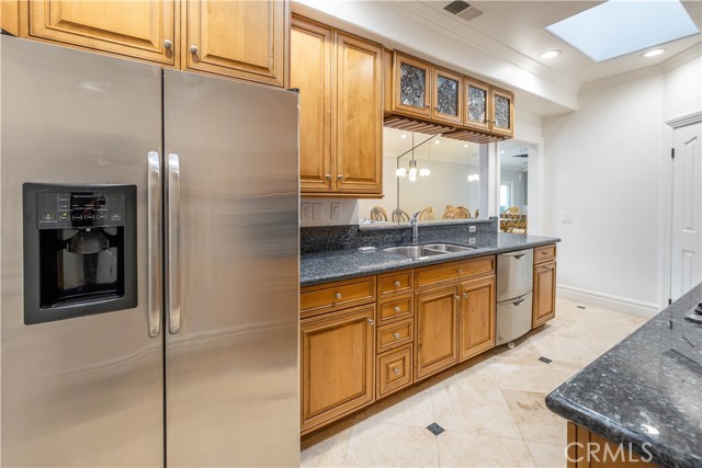 1516 Pacific Coast, Huntington Beach CA: https://media.crmls.org/medias/2dc3c79d-adf5-47f0-bd4e-4f720697c7fc.jpg