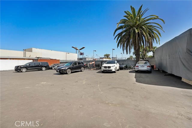 7039 Topanga Canyon Boulevard, Canoga Park CA: https://media.crmls.org/medias/2dc3dd70-0efd-428d-91f9-92fbbe5a0996.jpg