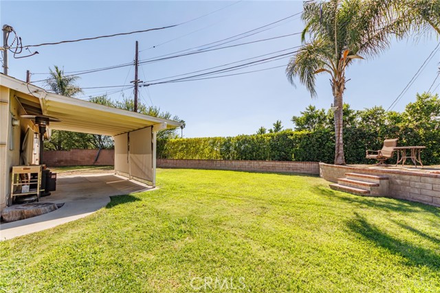 9549 Forbes Ave, Northridge CA: https://media.crmls.org/medias/2dc43337-b443-4031-b9c4-bea70db775f5.jpg