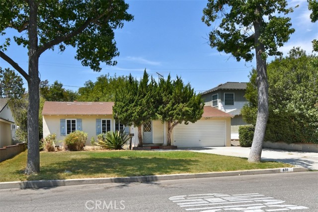 631 N Evergreen Street, Burbank CA: https://media.crmls.org/medias/2dc4c32d-9b2d-43a0-8087-380e3e5e5930.jpg