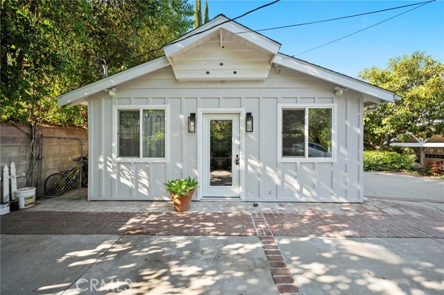 20955 De Mina Street, Woodland Hills CA: https://media.crmls.org/medias/2dc5f7c8-1bb9-440f-bd3c-8c2cd576dc1c.jpg