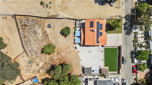 30045 Marvin Avenue, Castaic CA: https://media.crmls.org/medias/2dc6f030-7765-4ea3-a31c-2a6d9118bd32.jpg