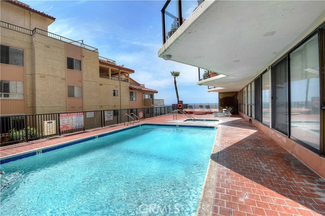 531 Esplanade, Redondo Beach, California 90277, 2 Bedrooms Bedrooms, ,2 BathroomsBathrooms,Residential,Sold,Esplanade,PV17077678