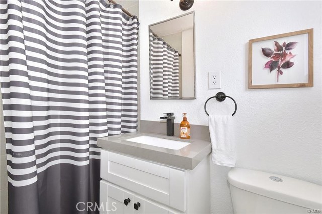 Detail Gallery Image 5 of 9 For 757 N Loma Vista, Long Beach,  CA 90813 - 3 Beds | 2 Baths
