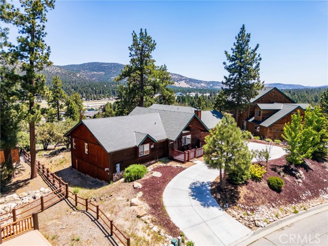 Detail Gallery Image 2 of 50 For 42728 Timberline, Big Bear Lake,  CA 92315 - 3 Beds | 3/1 Baths