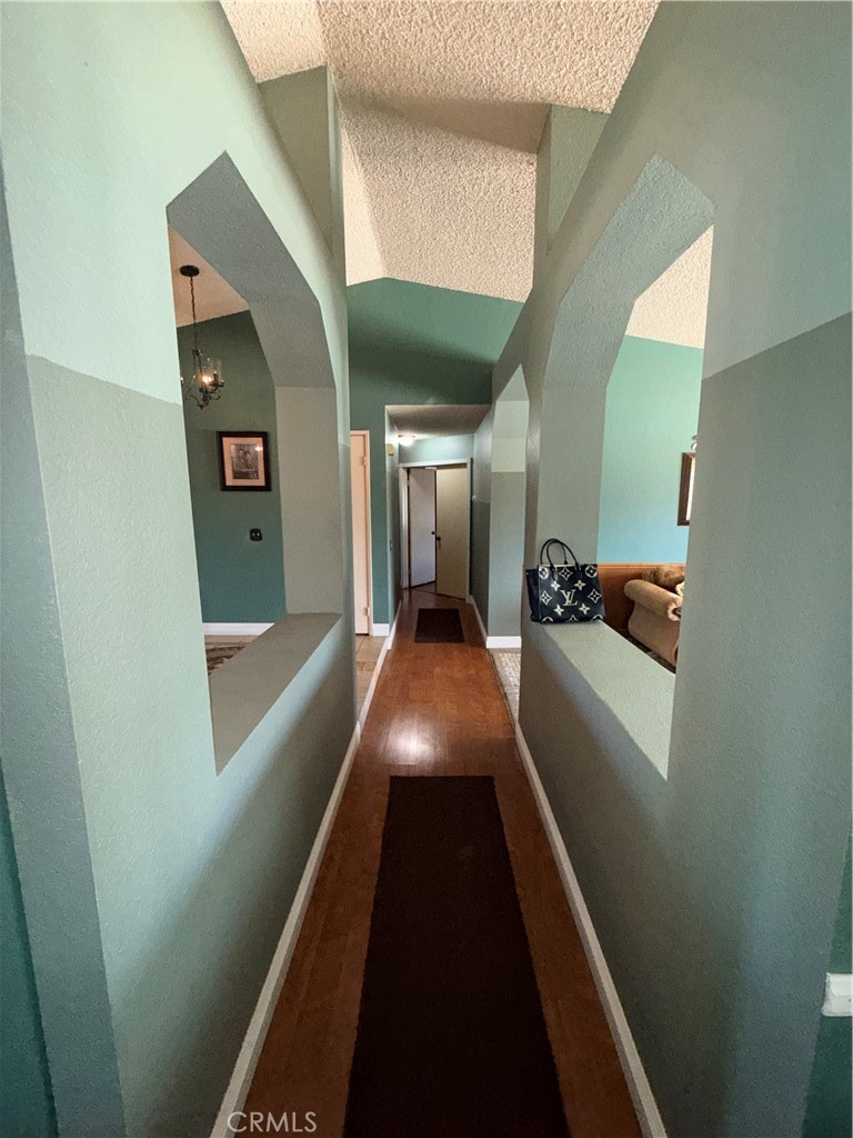 https://media.crmls.org/medias/2dcb3694-cceb-479e-99b2-d9e107473d8c.jpg?preset=X-Large