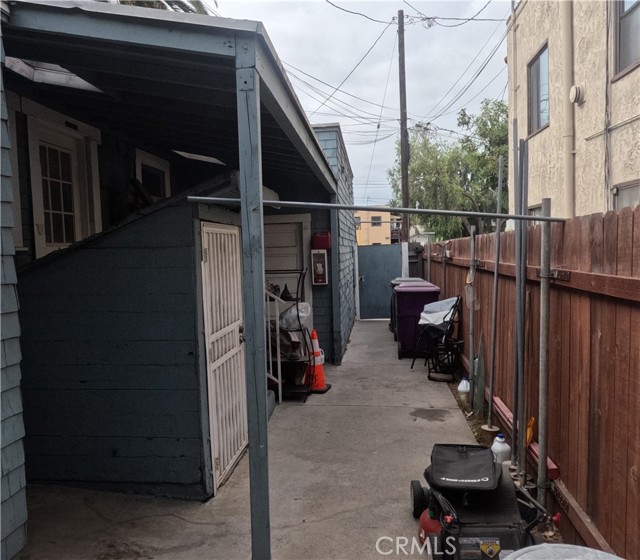 501 W 8th Street, Long Beach CA: https://media.crmls.org/medias/2dcb3adc-f0c7-4cca-887e-4721ede0a245.jpg