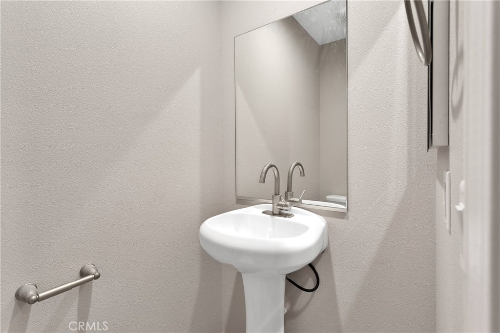 https://media.crmls.org/medias/2dcb8e82-4615-4272-ae8c-27959c2a7209.jpg?preset=X-Large
