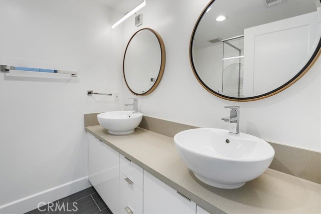 4201 Pennsylvania Avenue, La Crescenta CA: https://media.crmls.org/medias/2dcb907f-4c22-46b2-8157-e572ee952c88.jpg