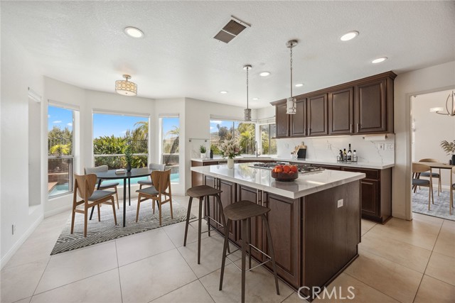 1262 S Night Star Way, Anaheim Hills CA: https://media.crmls.org/medias/2dcbeebf-eba6-4101-a153-afead2ea3508.jpg