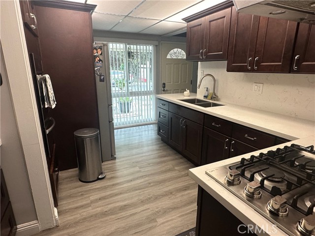 Detail Gallery Image 8 of 44 For 9943 Cedardale Dr, Santa Fe Springs,  CA 90670 - 6 Beds | 3 Baths