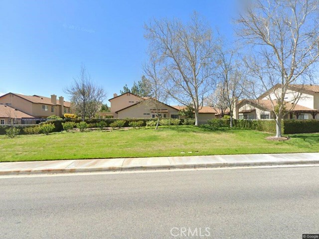 28325 Seco Canyon Road, Saugus CA: https://media.crmls.org/medias/2dcca2eb-0275-4adc-9270-b6c21a9dffc2.jpg