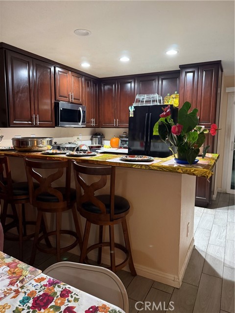 Detail Gallery Image 10 of 20 For 14565 Green River Rd, Victorville,  CA 92394 - 4 Beds | 2/1 Baths