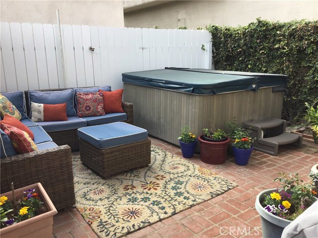 726 Esplanade, Redondo Beach, California 90277, 4 Bedrooms Bedrooms, ,4 BathroomsBathrooms,Residential,Sold,Esplanade,SB21042044