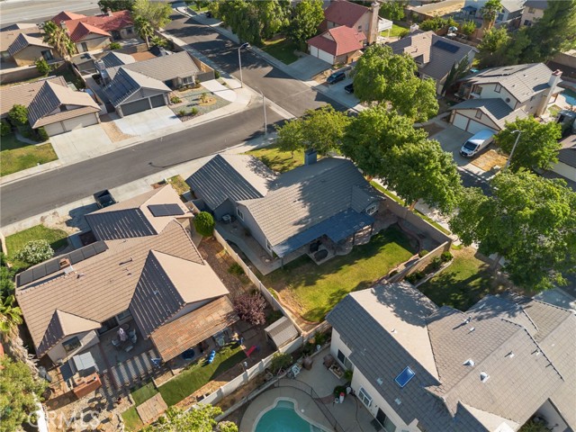 2037 Comstock Court, Palmdale CA: https://media.crmls.org/medias/2dcd7eec-b3aa-4330-80c4-c453fe60d856.jpg