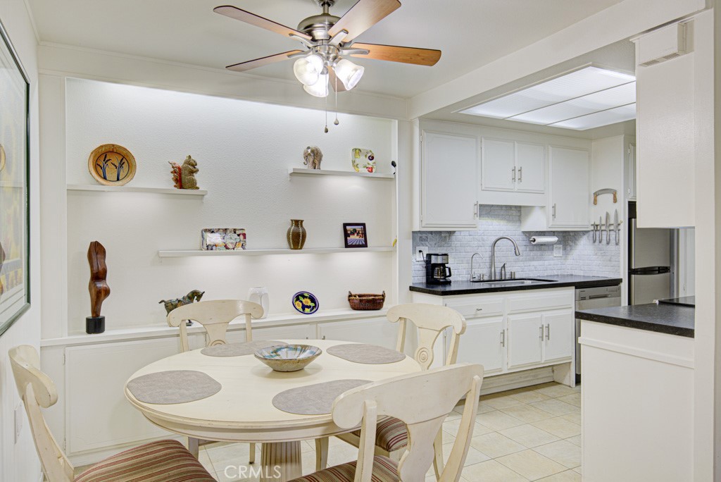 2276 E Via Mariposa #D