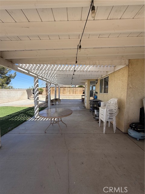 Detail Gallery Image 19 of 20 For 17068 Jurassic, Victorville,  CA 92394 - 4 Beds | 3 Baths