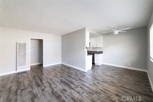 1106 Pacific Avenue, Long Beach CA: https://media.crmls.org/medias/2dce4702-5fca-4afb-aece-a9c105ccb7d8.jpg