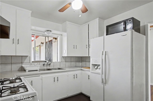 Detail Gallery Image 11 of 30 For 890 Barney, Merced,  CA 95340 - 2 Beds | 1 Baths