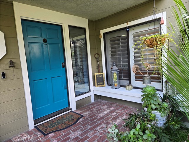 5 Carriage Hill Lane, Laguna Hills CA: https://media.crmls.org/medias/2dce5d24-a504-4c4c-a323-8d22baa17688.jpg
