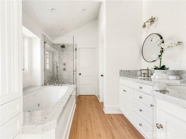 432 Holly Street, Laguna Beach CA: https://media.crmls.org/medias/2dced1bf-41b3-47f1-87a3-f7717353e271.jpg