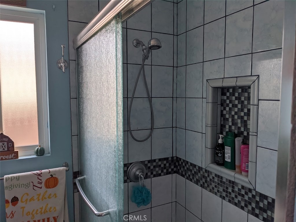 https://media.crmls.org/medias/2dcf60cb-973e-4491-af8c-dff836d767e9.jpg?preset=X-Large