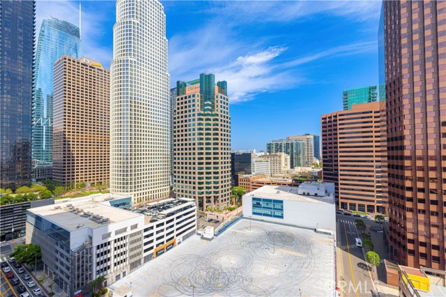 877 Francisco Street, Los Angeles CA: https://media.crmls.org/medias/2dd00d10-3ced-47dc-9a19-54255c6e204e.jpg
