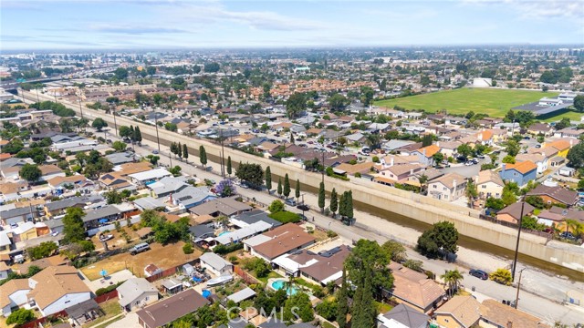 14358 1/2 Jeanette Lane, Baldwin Park CA: https://media.crmls.org/medias/2dd037e2-2f30-4c4d-b6e7-7d34bc659d87.jpg