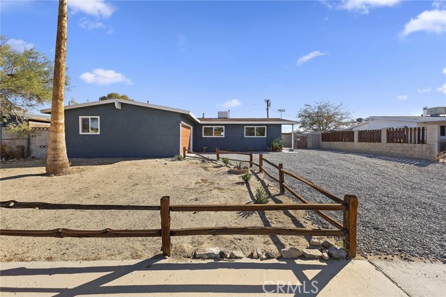 Detail Gallery Image 1 of 27 For 5951 Rose Ellen Ave, Twentynine Palms,  CA 92277 - 3 Beds | 2 Baths
