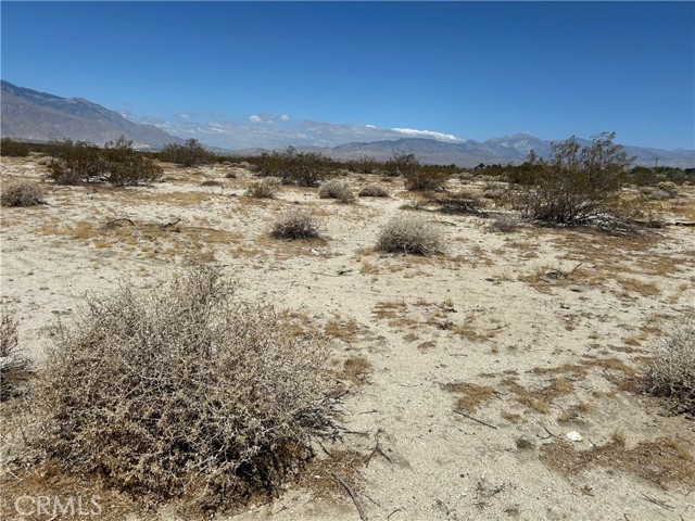 0 18th, Desert Hot Springs CA: https://media.crmls.org/medias/2dd1c94c-4af1-4bfb-9222-a166f48f6131.jpg