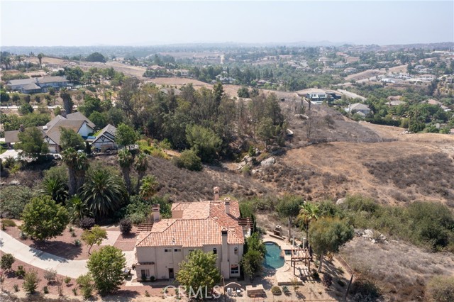 Detail Gallery Image 5 of 72 For 7007 Golden Vale Dr, Riverside,  CA 92506 - 4 Beds | 4/1 Baths