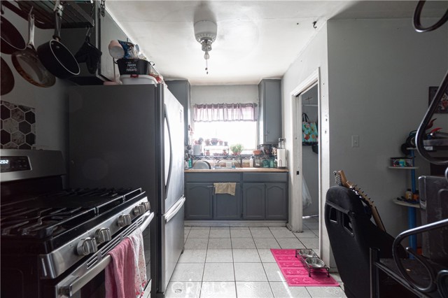 Detail Gallery Image 25 of 56 For 340 W 62nd St, Los Angeles,  CA 90003 - – Beds | – Baths