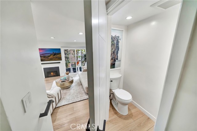 Detail Gallery Image 14 of 42 For 14727 Magnolia Bld #126,  Sherman Oaks,  CA 91403 - 2 Beds | 2/1 Baths