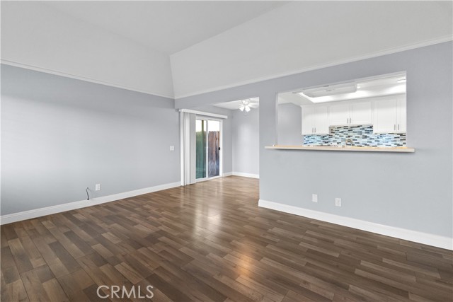 1477 Clemson Way Way, Riverside CA: https://media.crmls.org/medias/2dd2eaeb-8278-44ae-a23c-f4e86f76126a.jpg