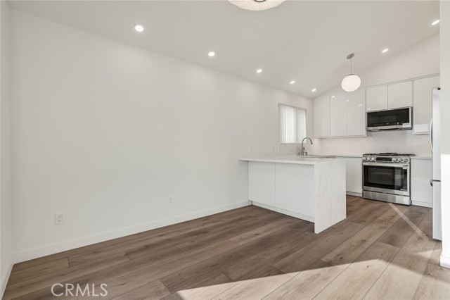 Detail Gallery Image 16 of 30 For 372 Locust, Laguna Beach,  CA 92651 - 2 Beds | 2 Baths