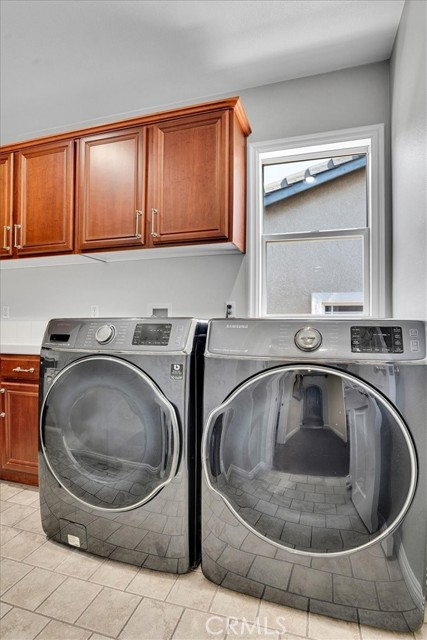 2125 Ridgeview Terrace Drive, Long Beach CA: https://media.crmls.org/medias/2dd34926-00d3-4421-b36b-e375a305650a.jpg