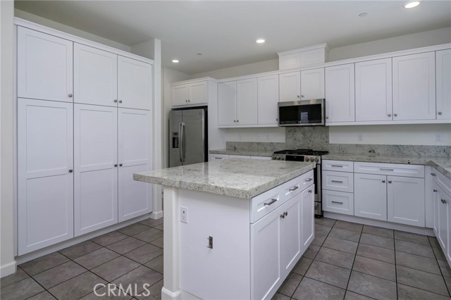 Detail Gallery Image 7 of 39 For 4326 Canyon Coral, Yorba Linda,  CA 92886 - 4 Beds | 3/1 Baths